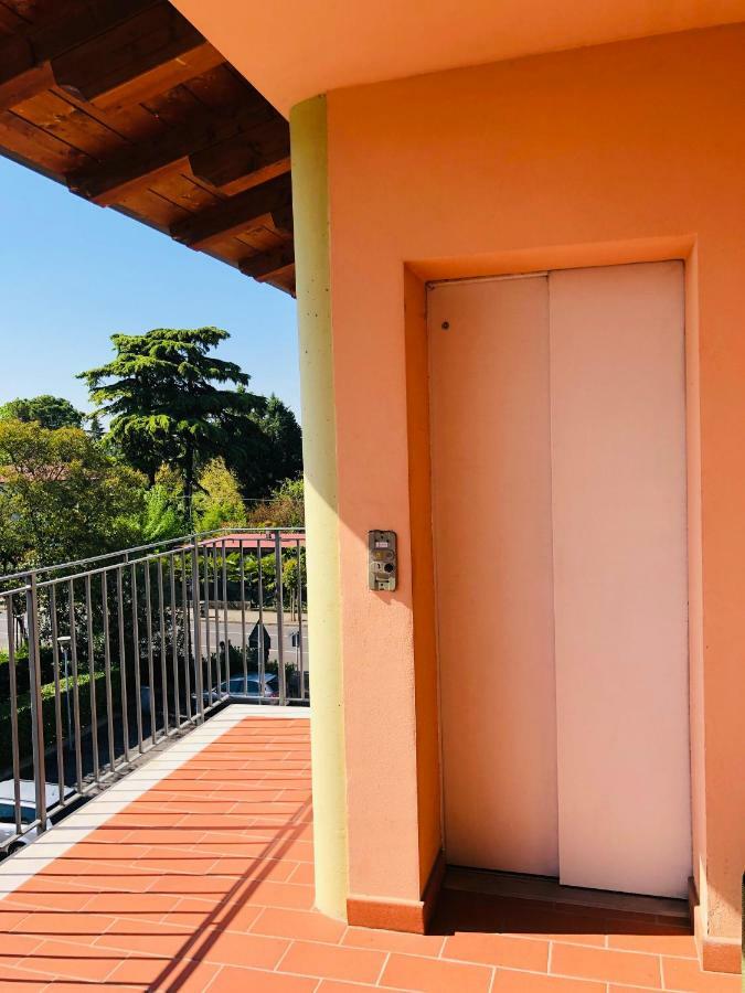 Appartamento Peschiera - Zona Ospedale Pederzoli Peschiera del Garda Bagian luar foto